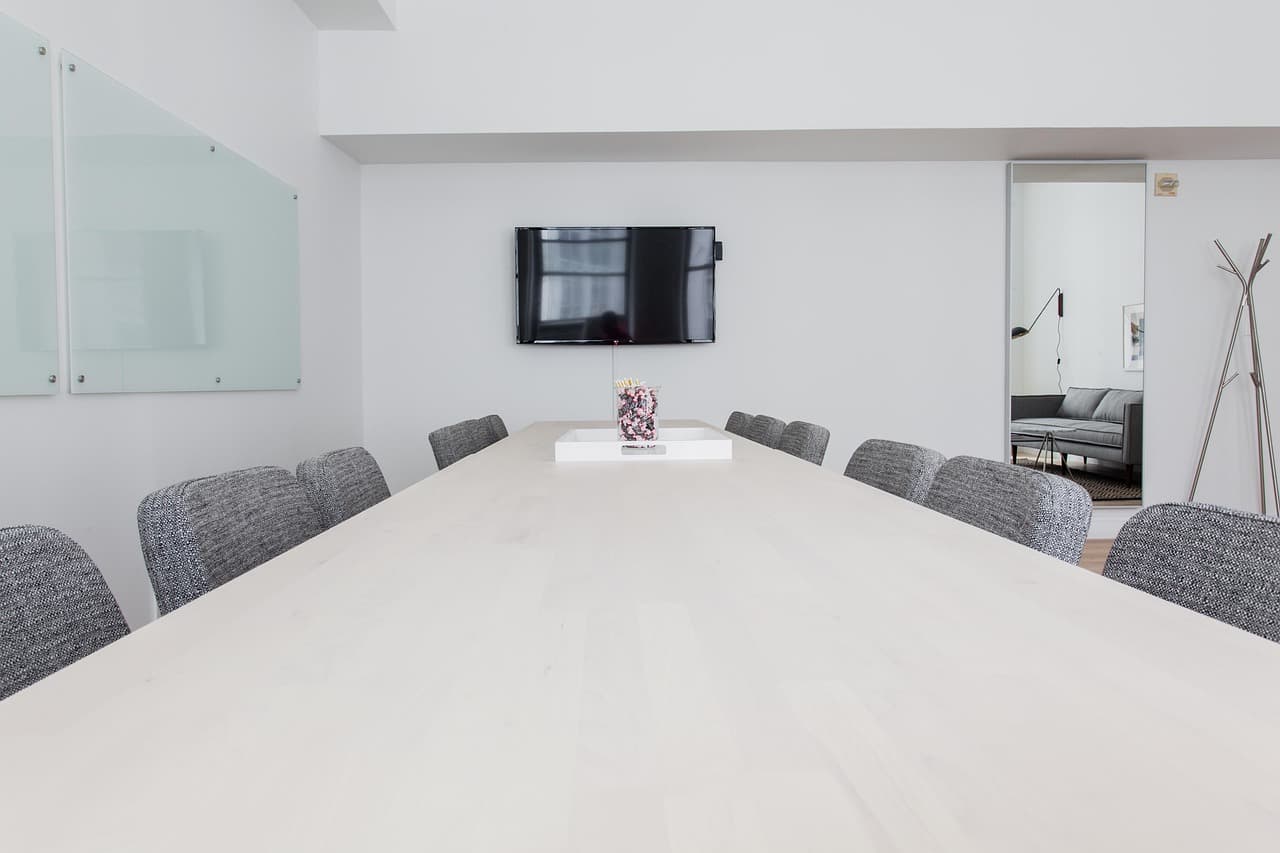 SRR Consultancy operations — workforce planning and international deployment